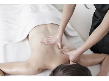 サロン ストック(STOCK)の写真/溜まった日常の疲れを癒したいあなた★リンパの流れを促し、体内に溜まった老廃物を放出！