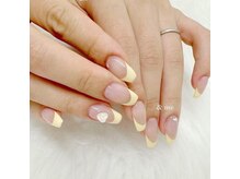 アンドミー(&me)/カラーフレンチ＋プチアート