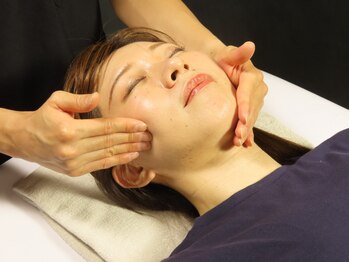 ルーツ 赤羽店(R∞ts)の写真/独自開発した小顔矯正【個貌術(こがおじゅつ)】は特許庁の商標登録を取得☆痛みを抑えた施術×速攻小顔◎