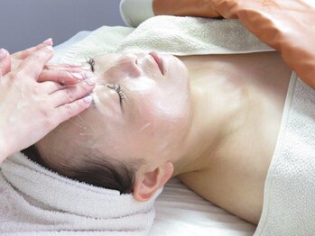 サロン ド フェミニスト(Salon de フェミニスト)/フェイシャル1:クレンジング