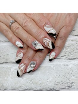 クレアトゥール 華/プッチ柄風ネイル