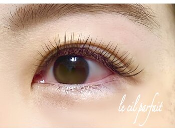 ルシル パルフェ(lecil parfait)の写真/まつ毛1本1本の状態を見てそれに合った施術をしていきます！まつ毛への負担も考慮し持続力up♪