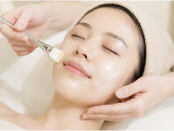 アールカフェドボーテ(R cafe de beaute)の写真/【本気で肌質を変えたい方へ】乳酸ピールで古い角質を整えて育てる肌育美容
