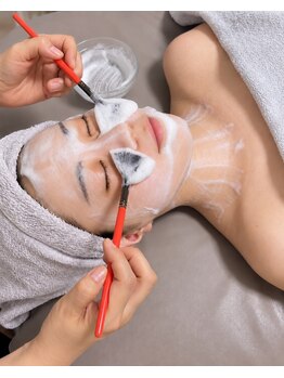 セレブリティ(Celebrity)の写真/韓国女優の様な透明感のある肌へ!【水光肌ララピール(艶・弾力UP)＋LDM水玉リフティング】初めての方にも◎