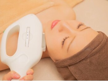 ビューティサロン ココモ(Cocomo)の写真/年齢とともに気になる肌悩み…Cocomoの"光フェイシャル"でspecialケア★最強エイジングケアでハリツヤ肌へ*