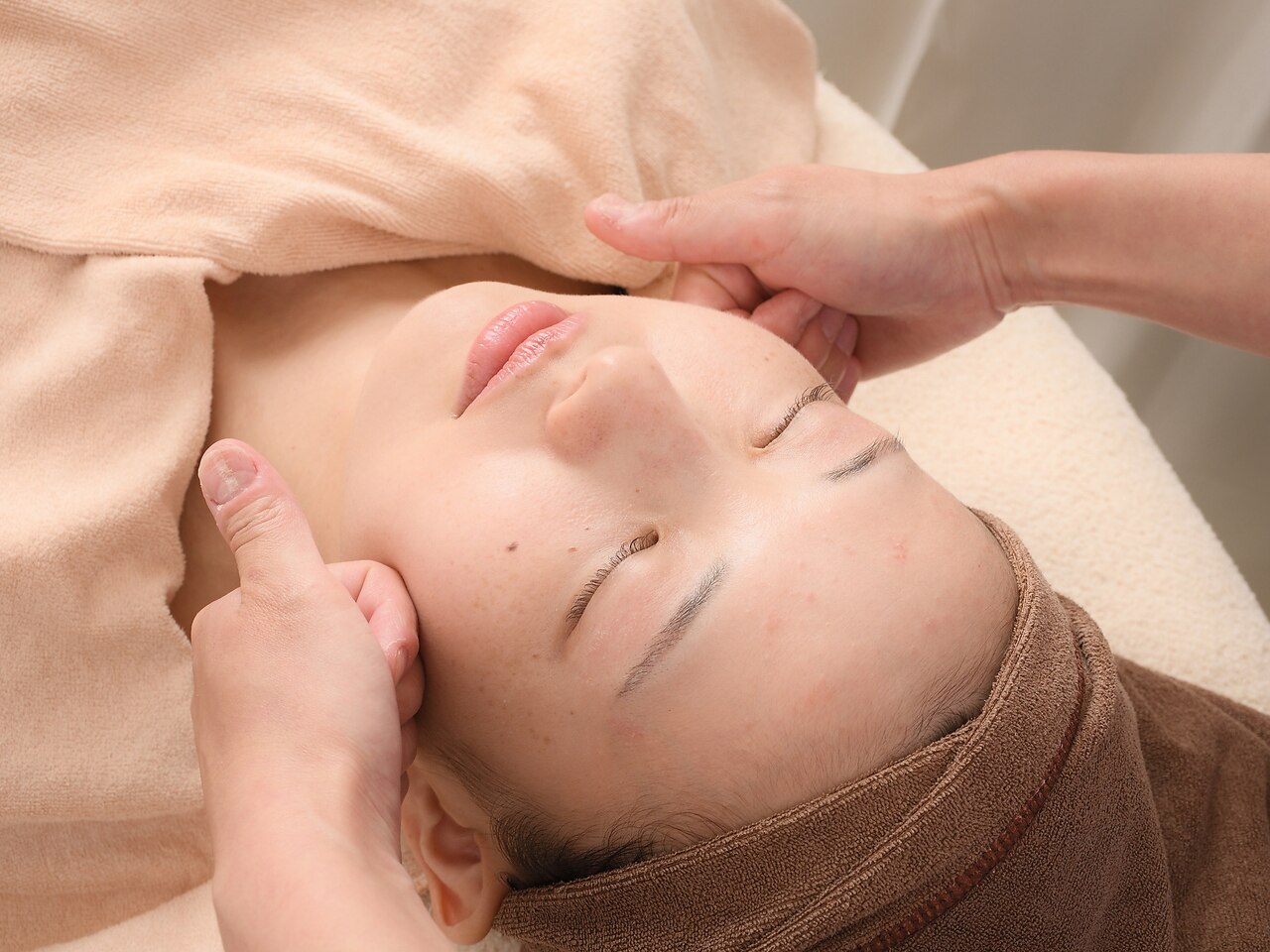 【本気で小顔を目指す方へ】スッキリ徹底コルギフェイシャル60分\8800→\6600