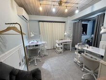 ヒトミネイルサロン(HITOMI NAIL SALON)の雰囲気（青山学院大学のすぐ横で、店内は落ち継いだ雰囲気です。）