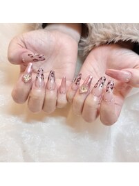 ヒョウ柄　ピンクミラーネイル