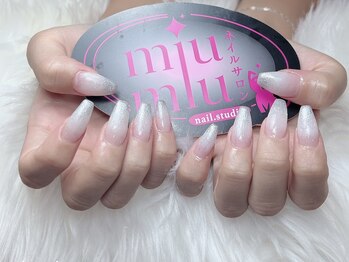 ミュウミュウ(miumiu)/グラデションネイル