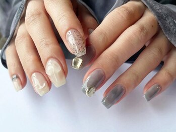 アイネイルズ 梅田店(I nails)/アシメ淡色ニュアンス¥9700