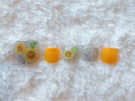 FOOT ひまわりネイル