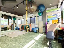 たけのこ Sports & Recovery 【肩こり/マッサージ/整体/ストレッチ/鍼灸】の雰囲気(深夜23時まで営業。上質空間を贅沢に堪能する完全個室サロン◎)