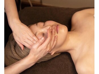 コソラ(cosola)/4、お顔のマッサージ