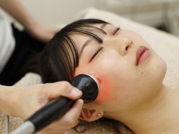 メルーネ(Melune)の写真/【エイジングケア始めるなら今！】年齢肌のお悩みを解消。美容成分導入×EMSでたるみやホウレイ線をケア◎