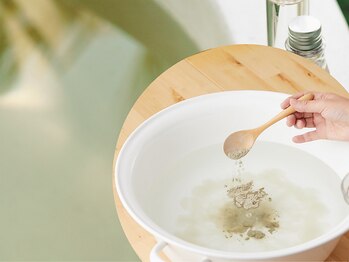 巡りラボ/よもぎ蒸し＆クレイ足湯