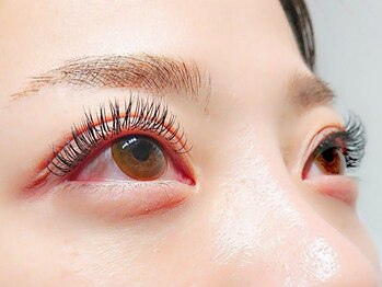 グラン アイ(GRAN EYE)の写真/いつでも美しい目元でいたい方に！一本一本丁寧に装着するのでモチが良く,綺麗な仕上がりが長持ちの秘訣♪