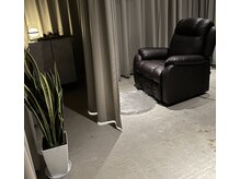 イフ(if)の雰囲気（暖かい毛布と体が沈むソファで癒し空間を体感できます◯）