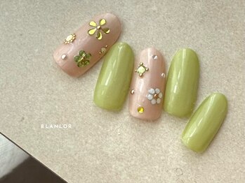 ブランロール 中目黒店(Blanl'or)/ビジューフラワーネイル