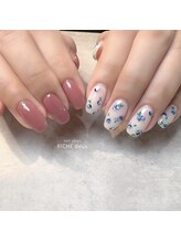 リッシュ ドゥ(RICHE deux)/手描き小花柄ネイル