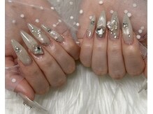 星担当★綺麗めワンホンネイル