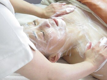 サロン ド フェミニスト(Salon de フェミニスト)/フェイシャル2:洗浄