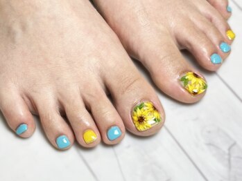 フットひまわりネイル
