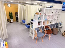 エウーゴ整骨院/院長の趣味が散りばめられた院内