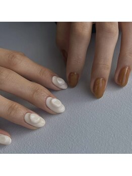 ちぐはぐ/ぷっくりネイル