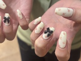 【mami.i】手描きバラネイル