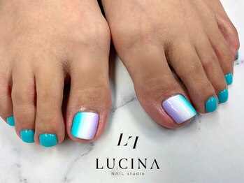 ネイルスタジオ ルキナ(LUCINA)/H-795涼しげ縦グラフットネイル