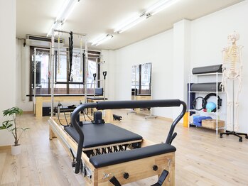レグリス(Reglisse)/最新ピラティスマシン完備