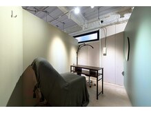 Q.施術の椅子はどんなタイプですか?【八王子駅/パラジェル/パリジェンヌ/まつげパーマ/眉毛/フットネイル】