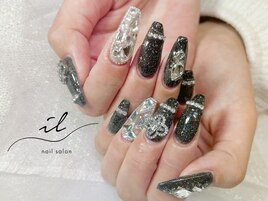 黒×埋め尽くしネイル