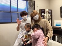 ナチュラル整体院の雰囲気（産後ママと赤ちゃんとの３ショット）
