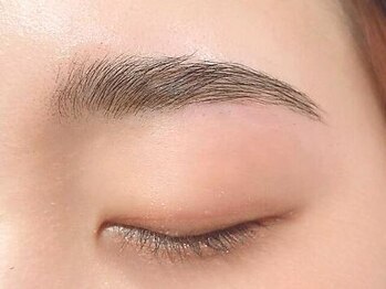 グランツ フリル アイ ビューティ 谷山店(GLANZ Frill Eye Beauty)の写真/【顔の印象を劇的変身！】一番綺麗になれるデザインをご提案♪顔や目に合わせた眉デザインをプロの手で☆