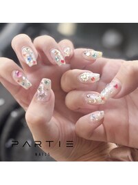 宝石ネイル