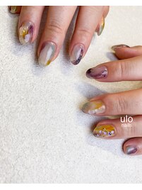 淡色ニュアンスネイル