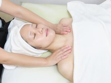 ミピマムマール(Mipimam Maaru)/首肩デコルテ