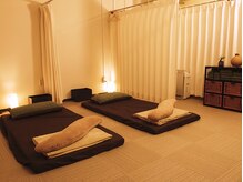 アタマとカラダのほぐし整体アンドマタニティマッサージ 整えーる/“和モダン”の店内