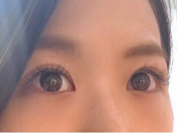 セレブリティ/ナチュラルな目元もOK