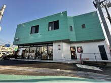 グリーンの建物です！お間違えなく！