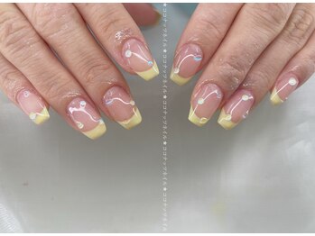 ココナッツネイル/フレンチネイル