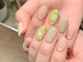タイル柄ネイル。