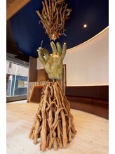 トリガー鍼灸 整骨院 五反田院/待合室のオブジェが目を惹きます