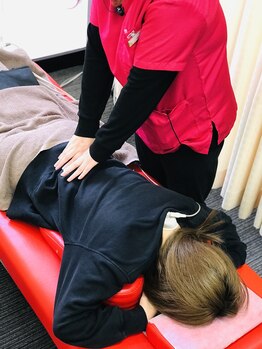 よつば鍼灸整骨院 春日院/電気の力で痛みを軽減！