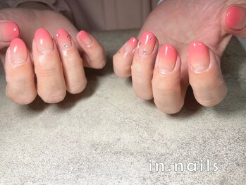 インネイルズ(in.nails)/グラデーション　ストーンネイル
