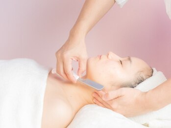 エイトオブワンズの写真/「自分史上、いちばん透明感ある肌へ」顔そりとエステで、お肌本来の美しさを引き出す土台づくりへ。