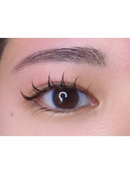 ナチュラル上品な目元にしたい