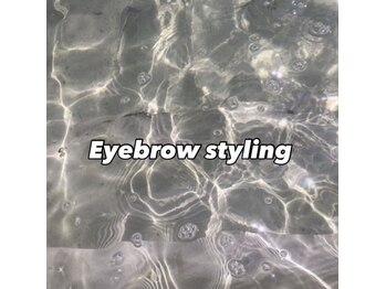 アイラッシュリリーマカナ(EYELASH LI'ILI'IMAKANA)/アイブロウスタイリング