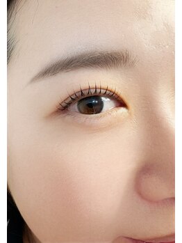 ディッシュビューティー(dish beauty)の写真/マスカラなしでも黒ツヤ♪根元からしっかり上がる高持続パーマで朝も楽ちん◎